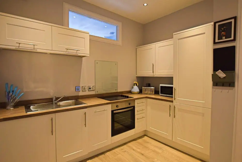 Jeffrey Street Apartment: Heart of the Old Town