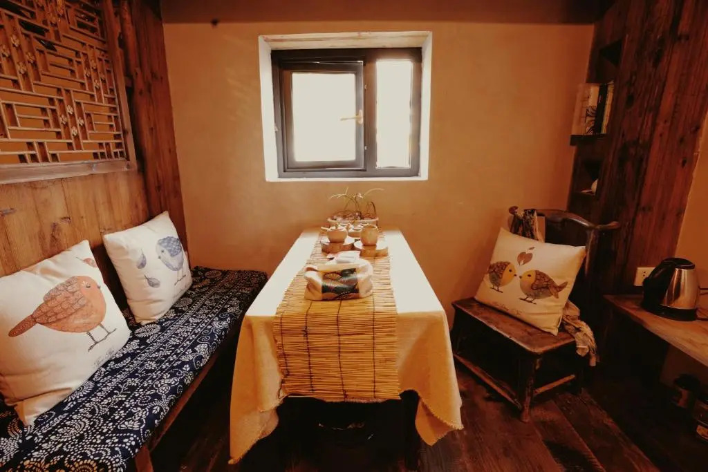 WuYuan QiYe YanXiang Guesthouse