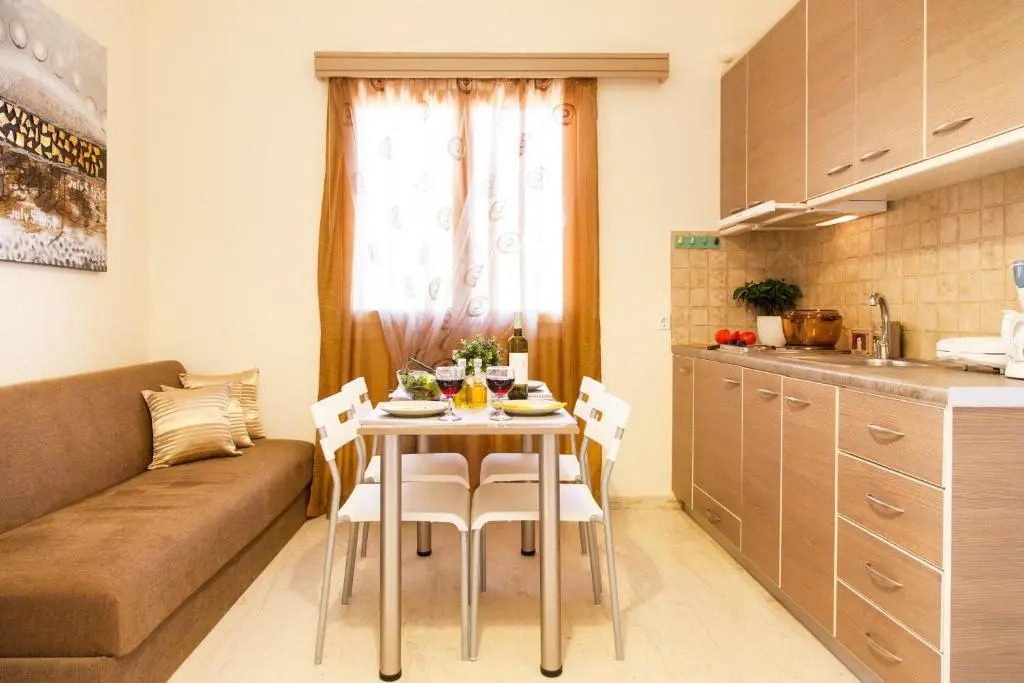 Tasoula Studios & Apartments