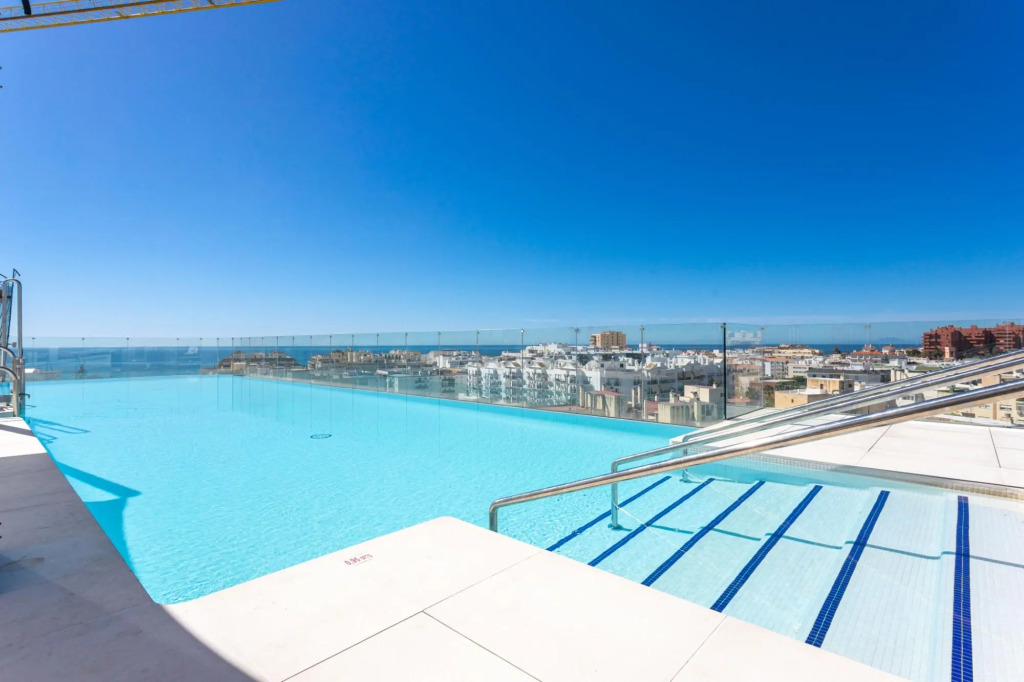 Blue Infinity Luxury Apartment by GHR Rentals