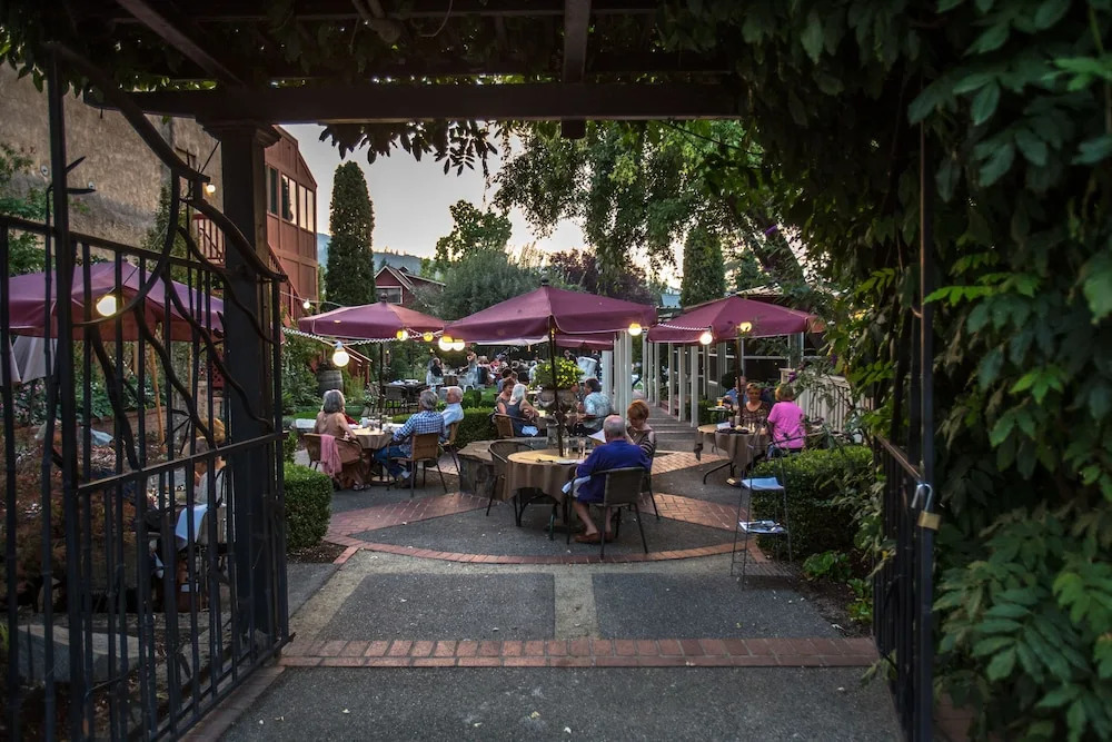 Peerless Hotel & Restaurant