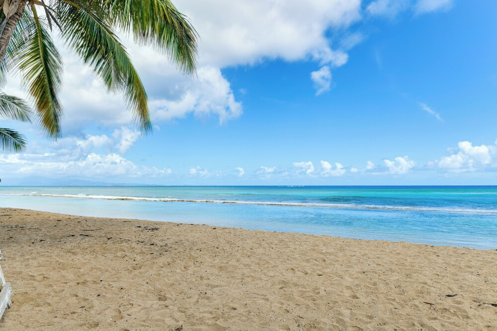 Walk to Playa La Chata! Casita w/ Pool Access
