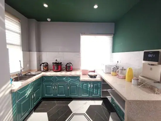 Yunzhong Manbu Banshan Huashu Hotel