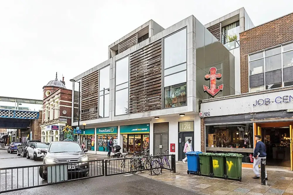 Modern, Cosy Apartment On Vibrant Deptford High Street