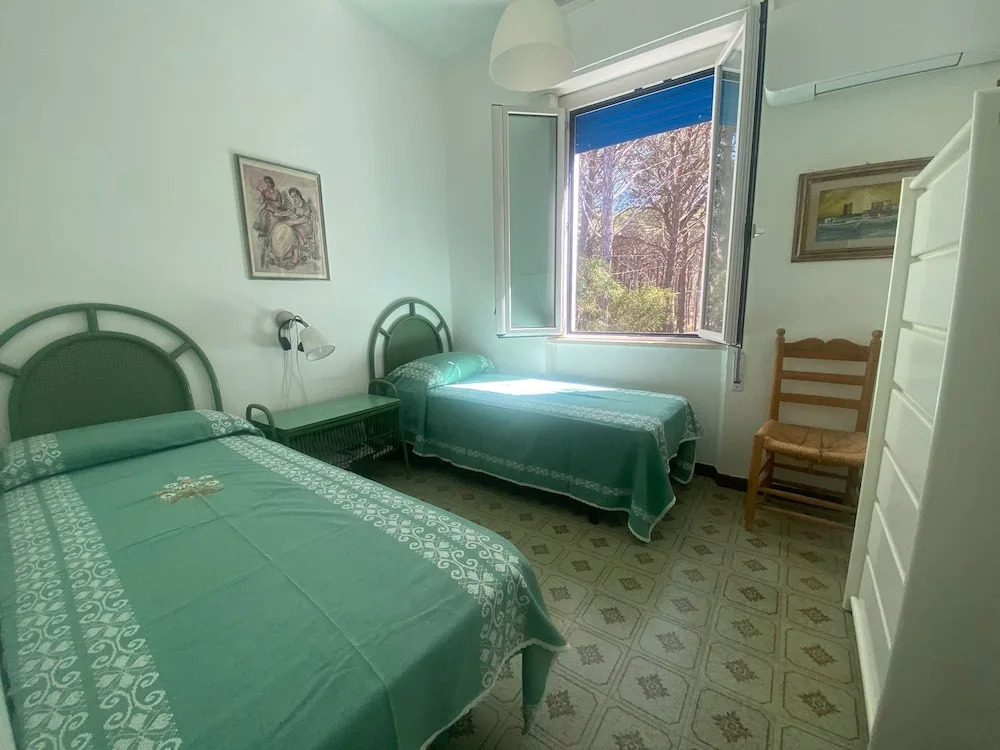 Splendid Detached Villa, Near the sea