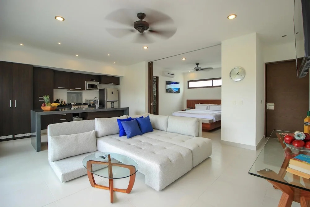 Lovely Couple s Loft Charming Private Balcony 2 Infinity Pools in Complex Amazing Landscapes