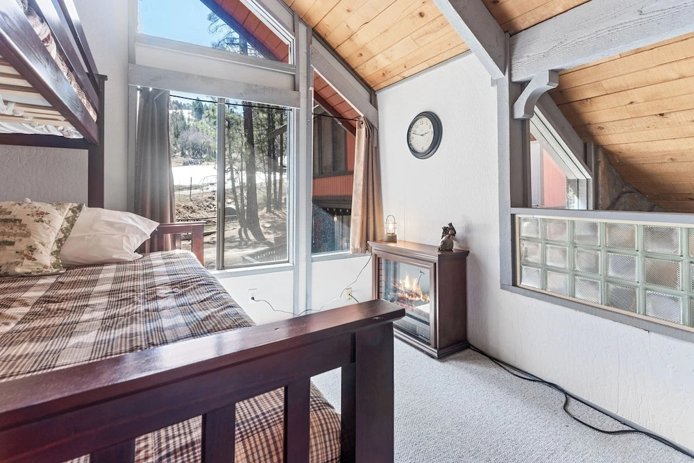 Ski-In Ski-Out Summit Townhouse