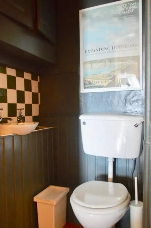 4 Bedroom Clock Tower Apartment In Edinburgh