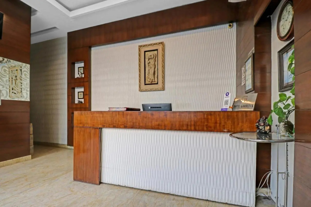 Hotel Good Luck by JMD Group