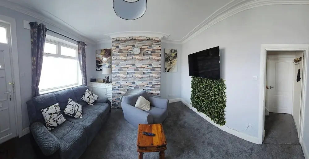 Charming 3-bedroom Home in Doncaster, Perfect for Family, Friends & Contractors