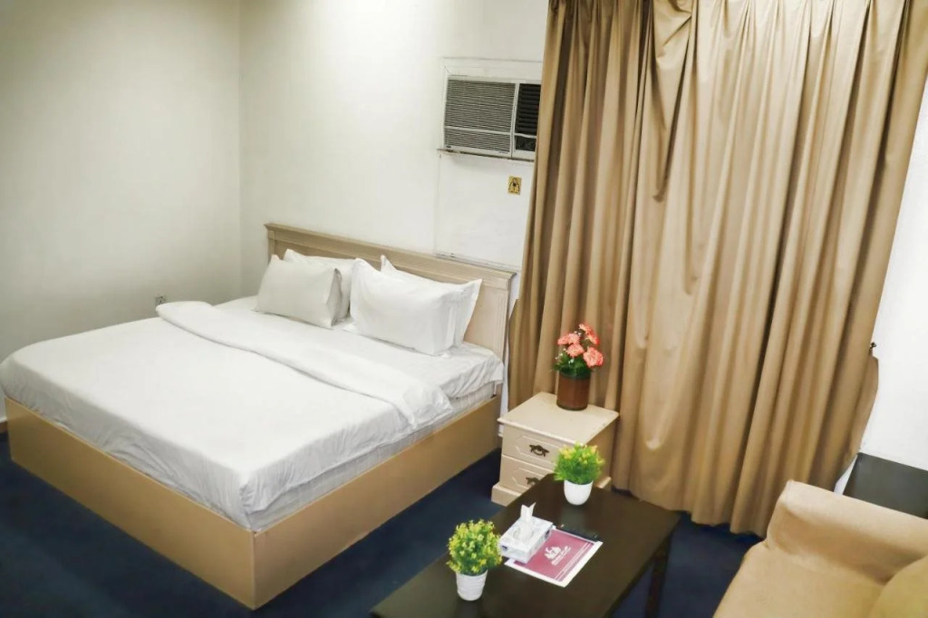 Al Farhan Hotel Suites (Exit 15)