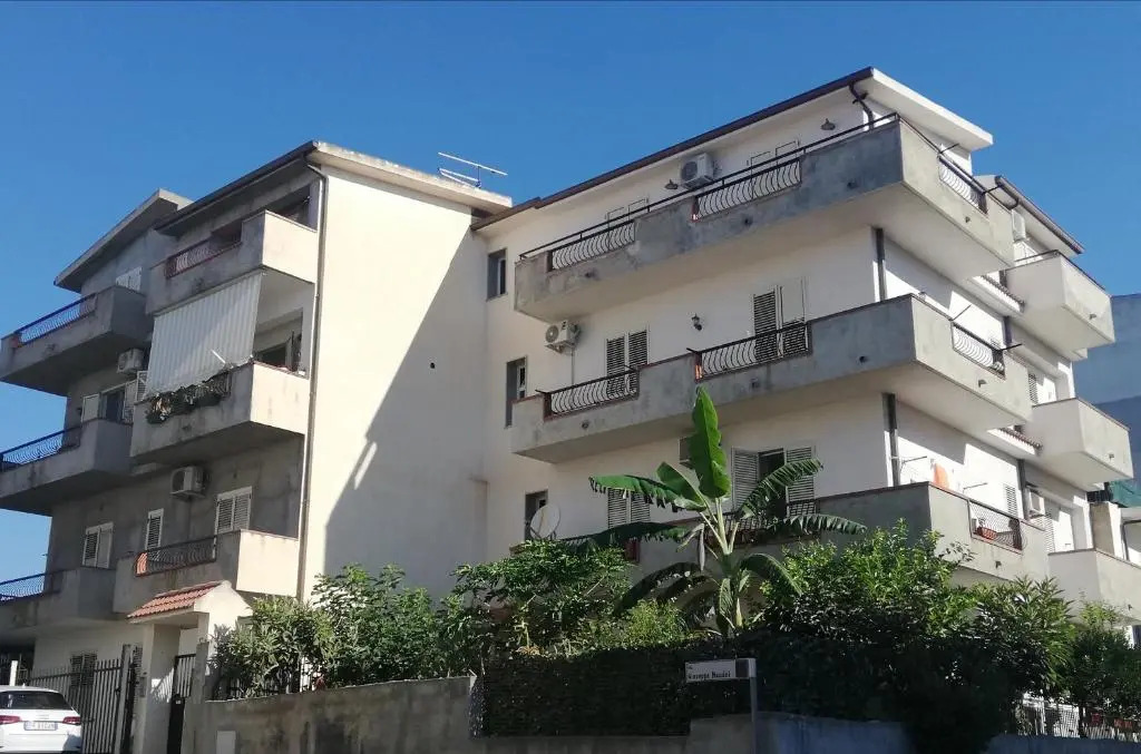 Billy Apartment
