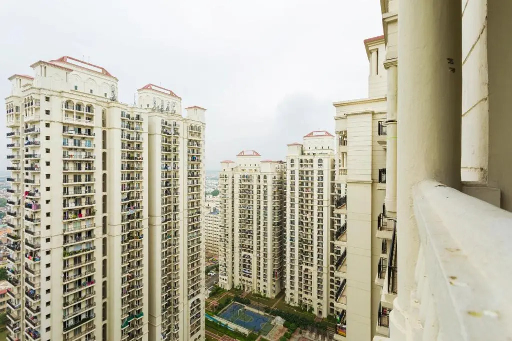 Hostie Elina-3BR Condo West/Central Delhi