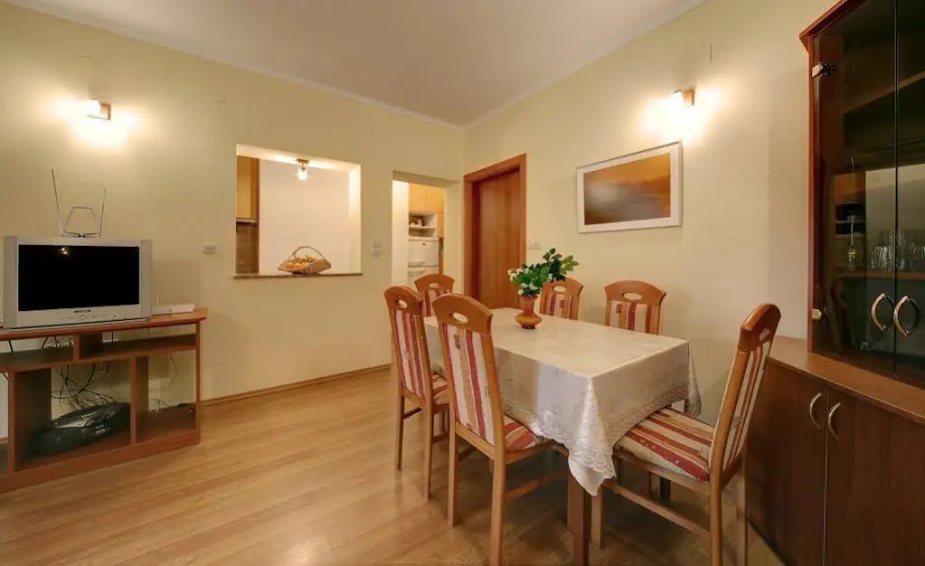 Apartment Leona