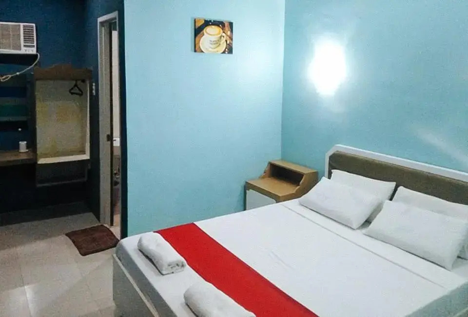 RedDoorz at EM Pensiontel Butuan City