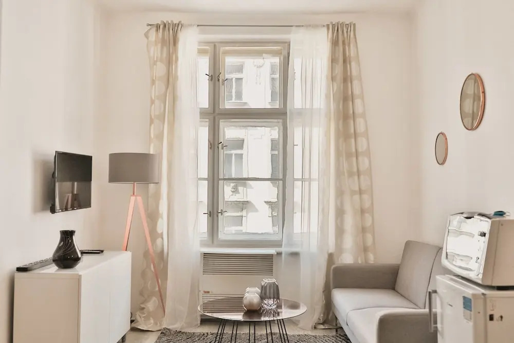 Comfortable Zizkov Apt for 6 pax easyBNB