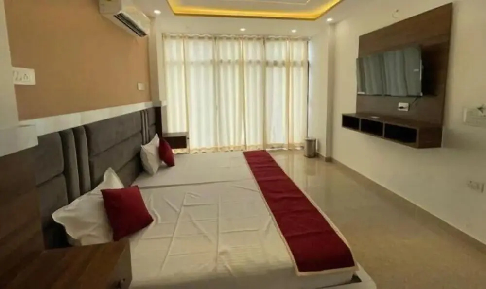 Fabhotel Karshani Kripa Dham
