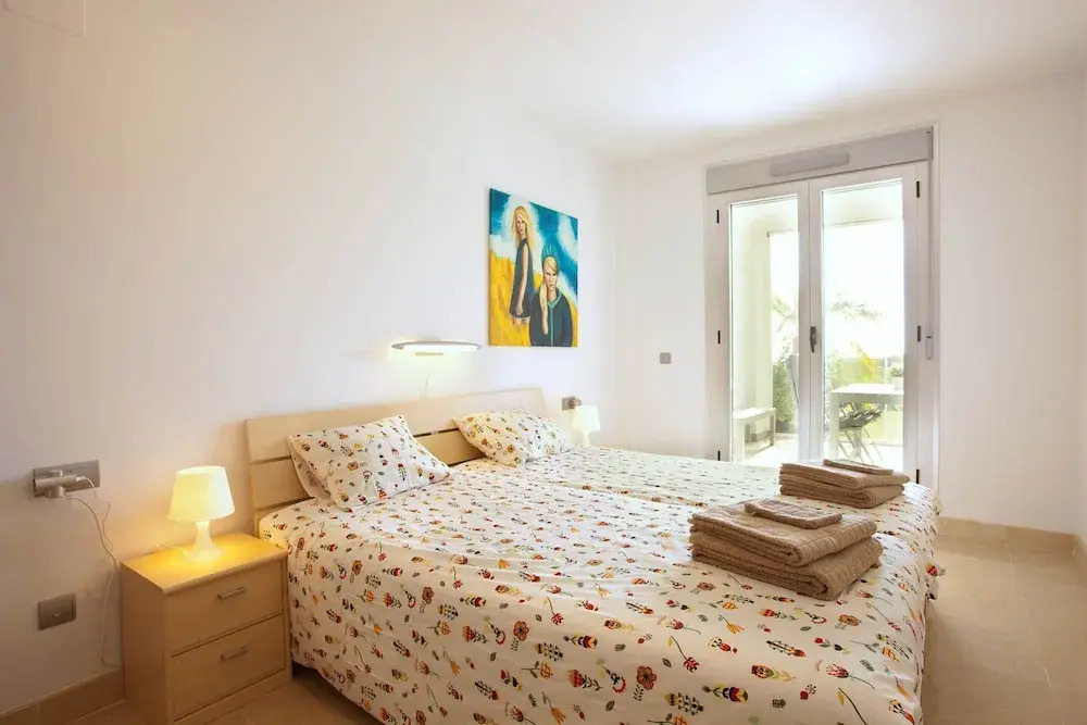 Snug apartment with garden