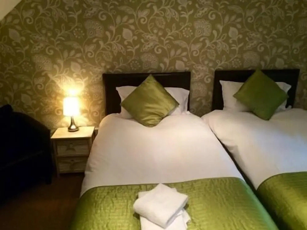 House o' Hill Hotel