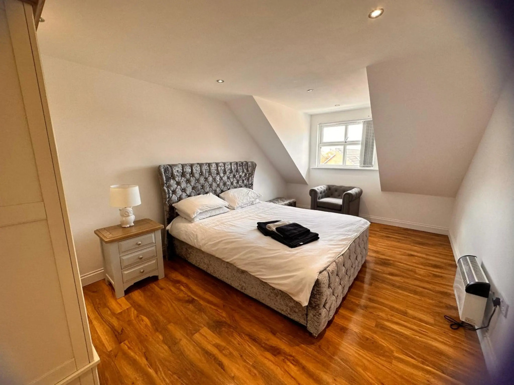 joe kelly buildings flat four sleeps 2