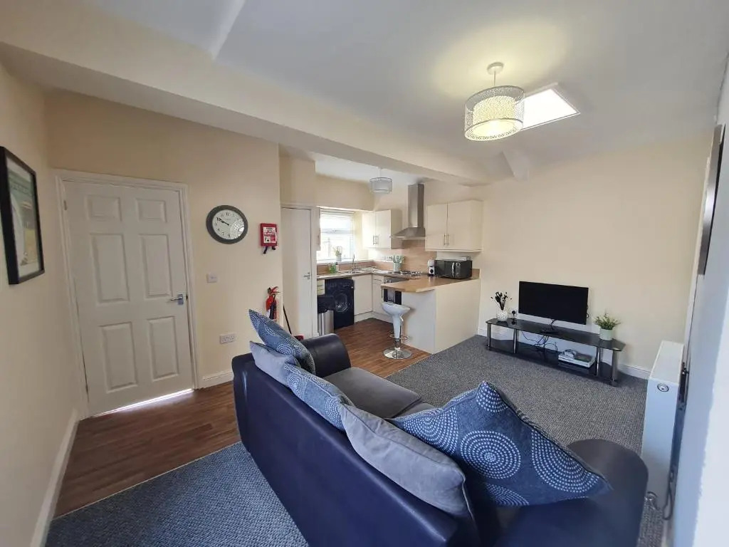 Perfect Location 2 BR serviced apartment Nr Bike Park Wales & Brecon Beacons