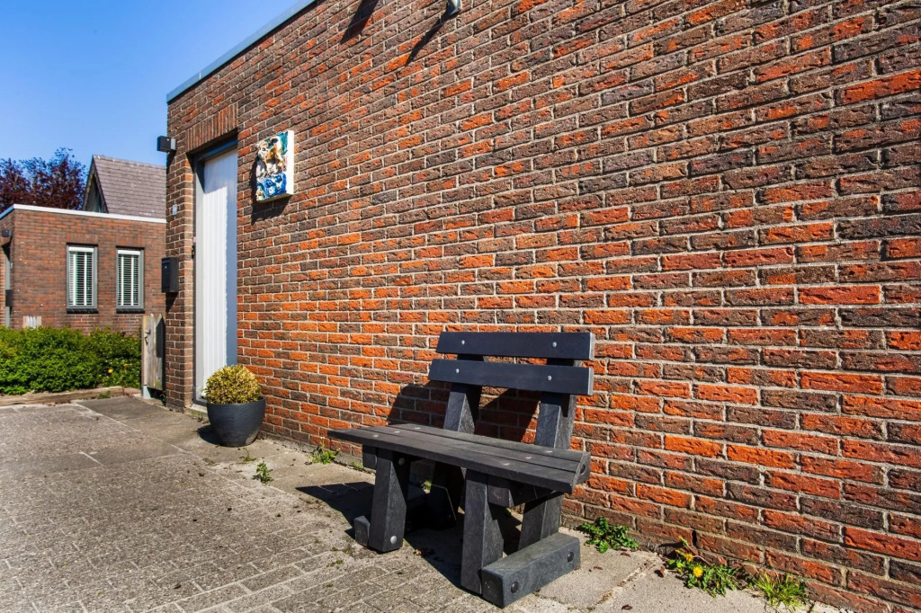 Spacious villa in Rijs near IJsselmeer and forest