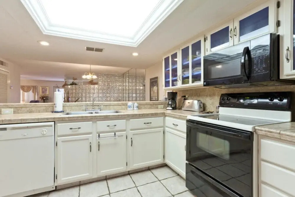 Saida IV Condominium 709