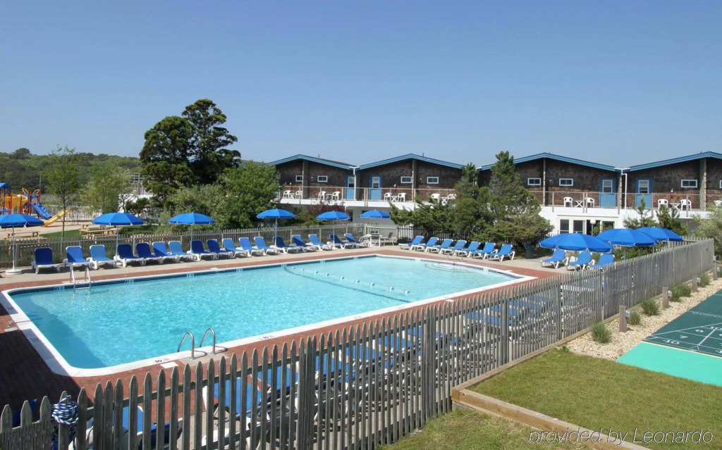 Driftwood Resort
