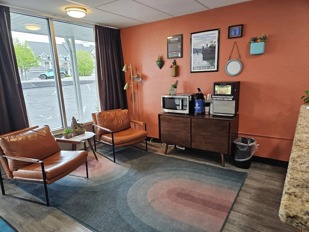 The Retro Hotel