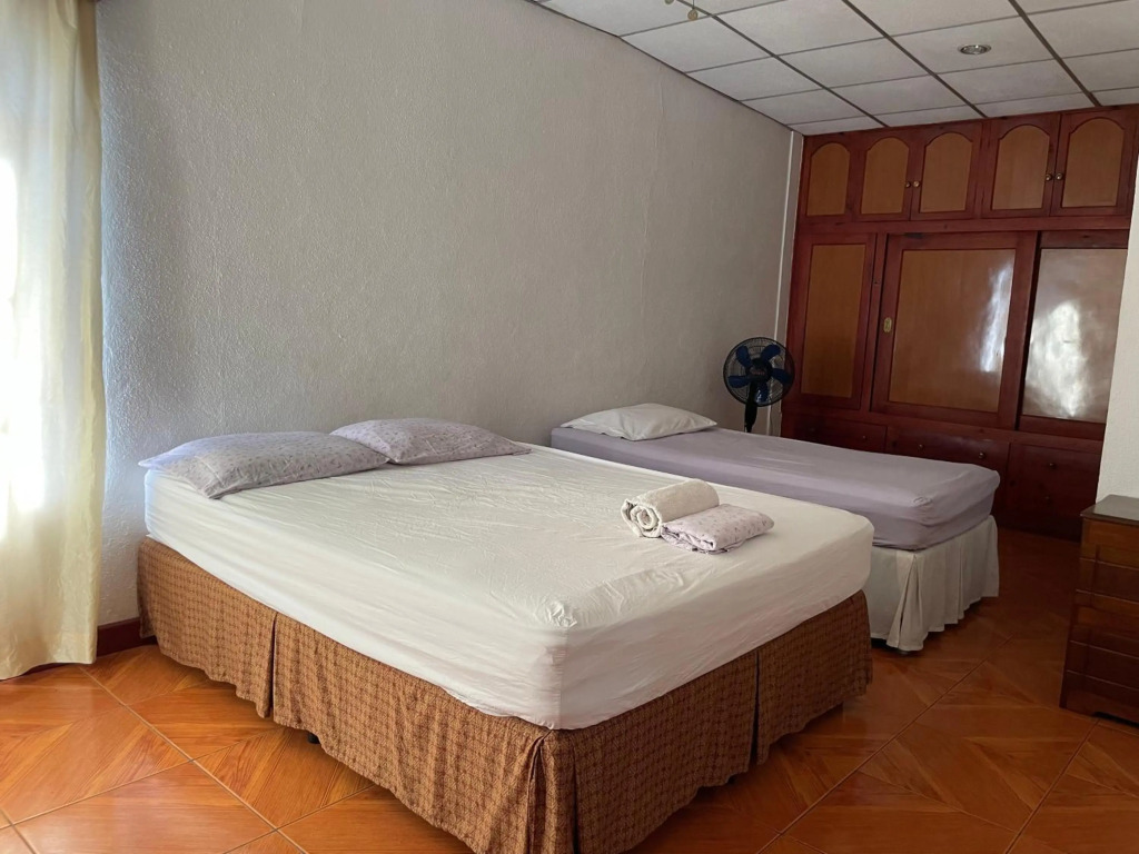 Casa Robles - Room close to Airport #1