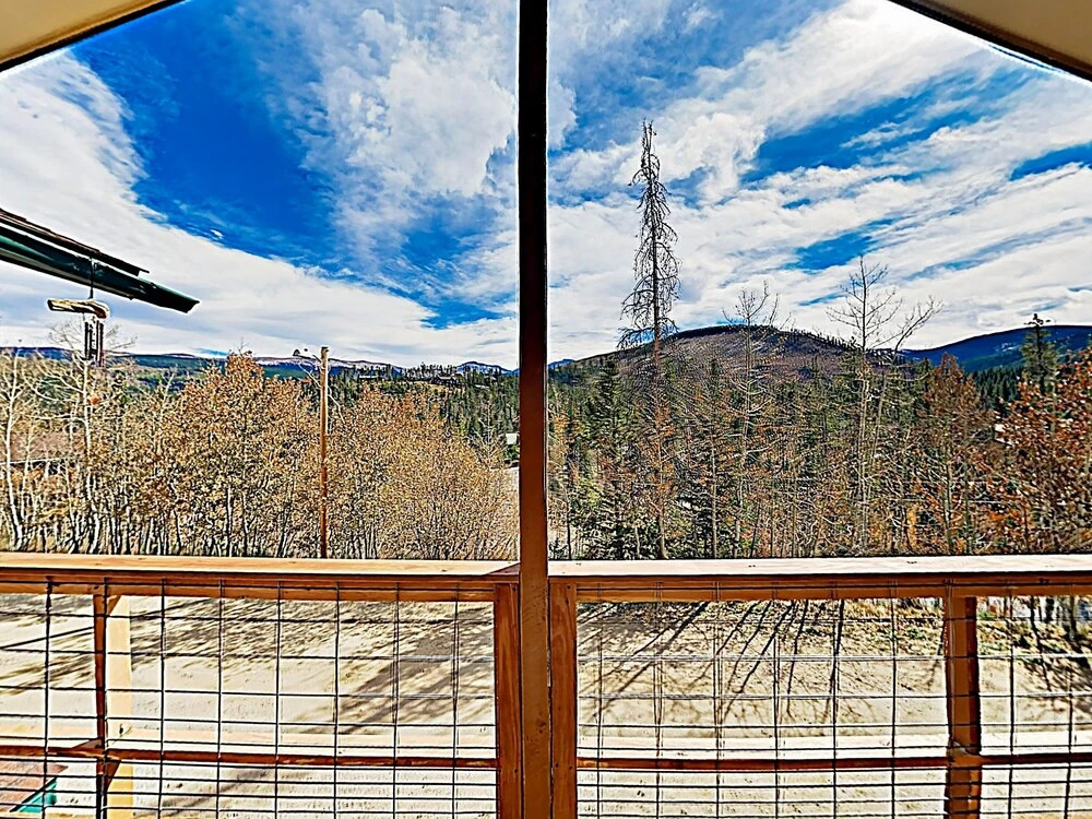 Warm Mountain-view : 8-minute Drive To Lifts 2 Bedroom Condo
