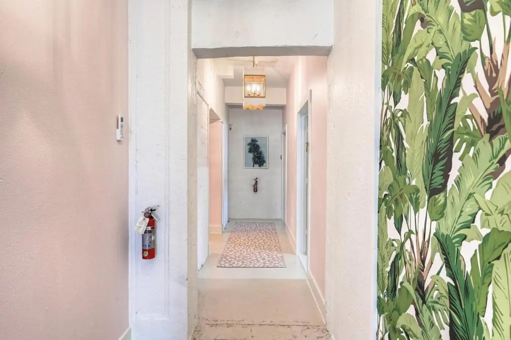 Room 5 Oleander Hotel Downtown Galveston Hotel Near Cruise Terminal & Beach