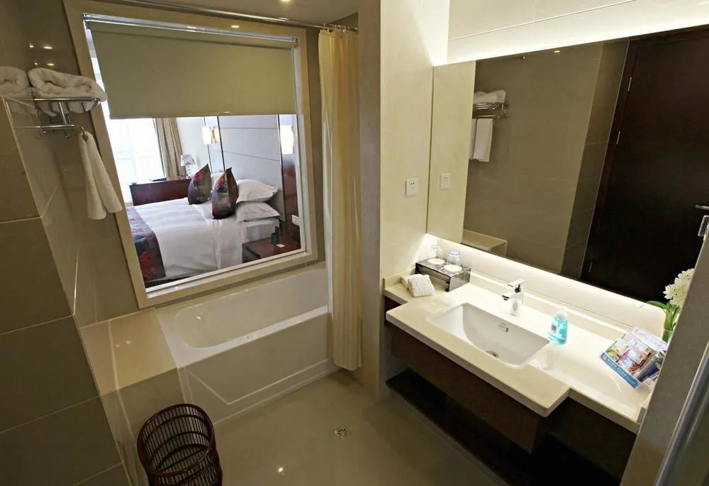 Ningbo Urban Elite Hotel (Yinzhou Wanda Plaza, Lishashang International Airport)