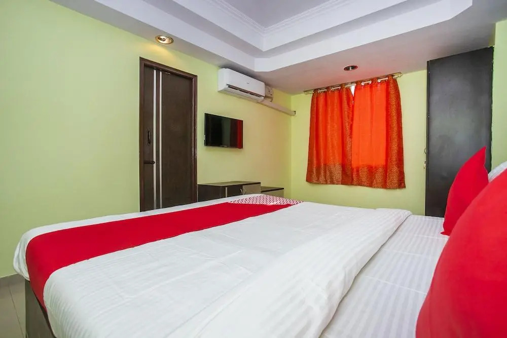 OYO 6145 The Hotel Nalanda