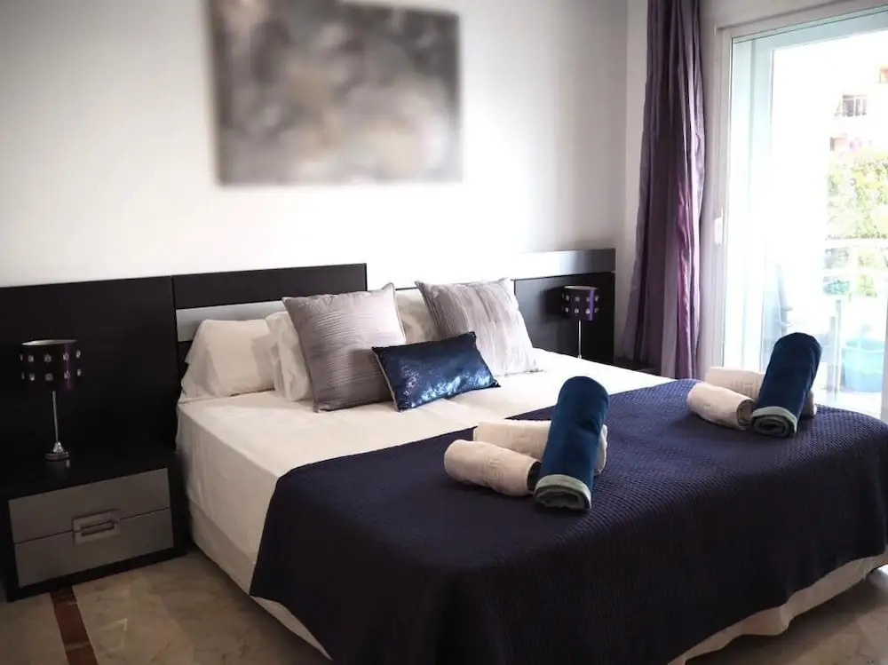 2º MTR - Marbella Temporary Rent 3 bedrooms Av del Mar