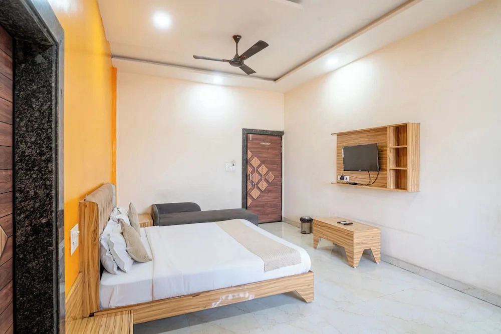 Hotel Entry Point