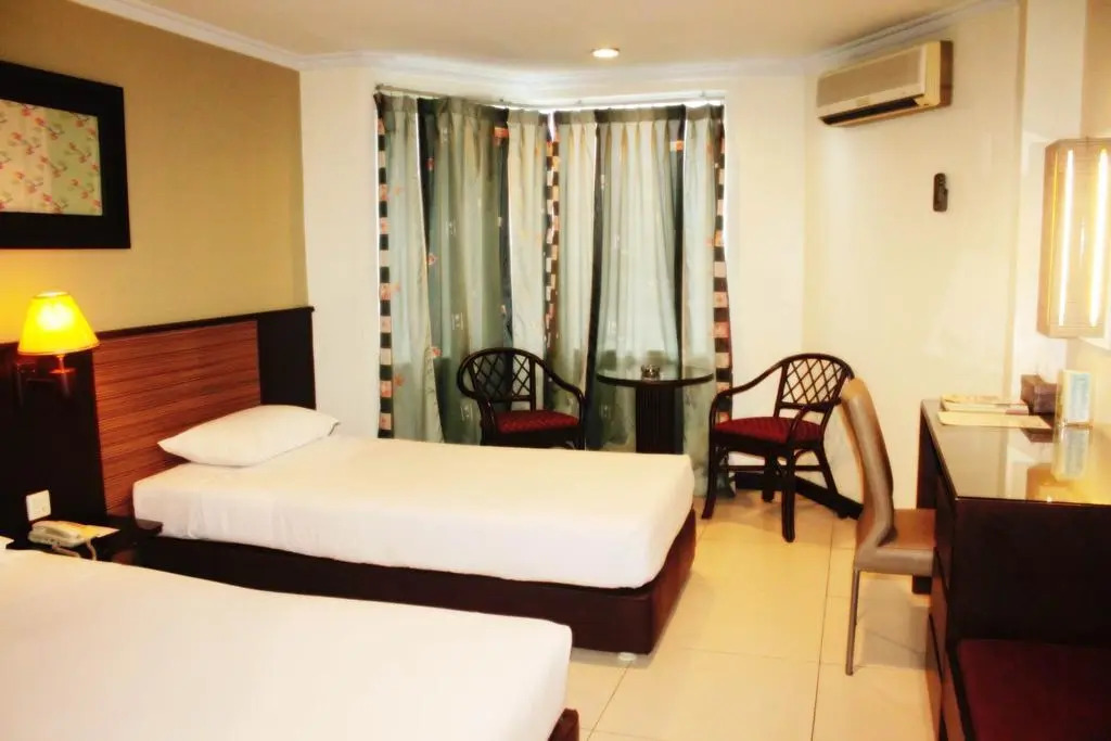 Losari Metro Hotel