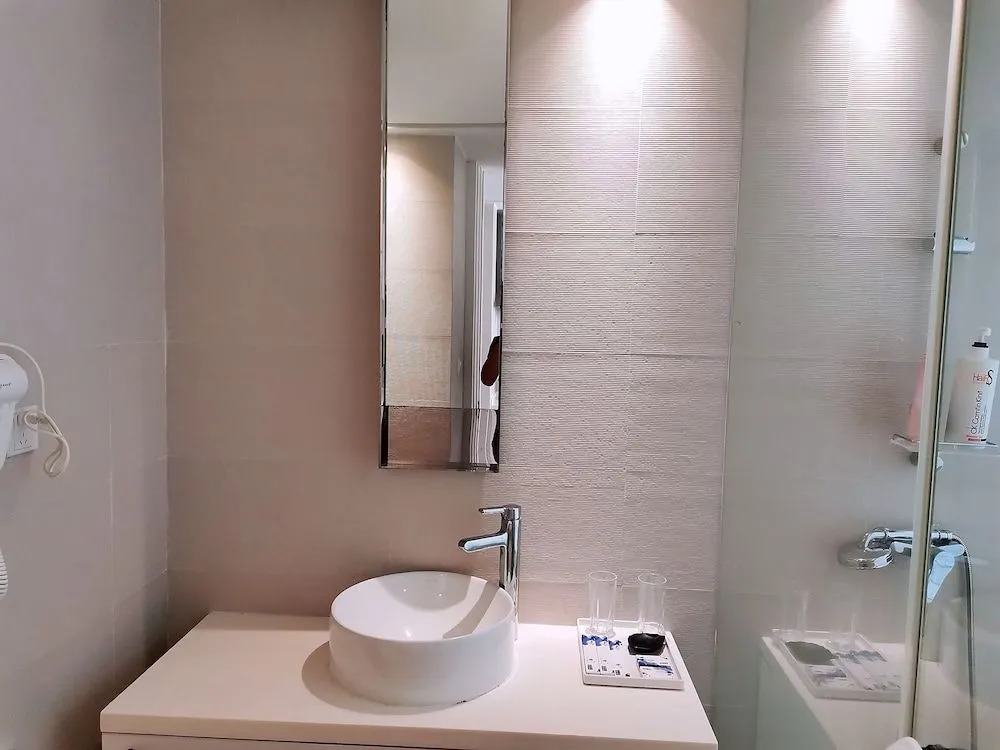 XI Yue Hai Bin Holiday Hotel