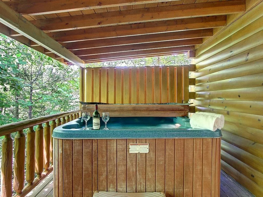 Autumn Breeze 1 Bedroom 1 Bathroom Cabin