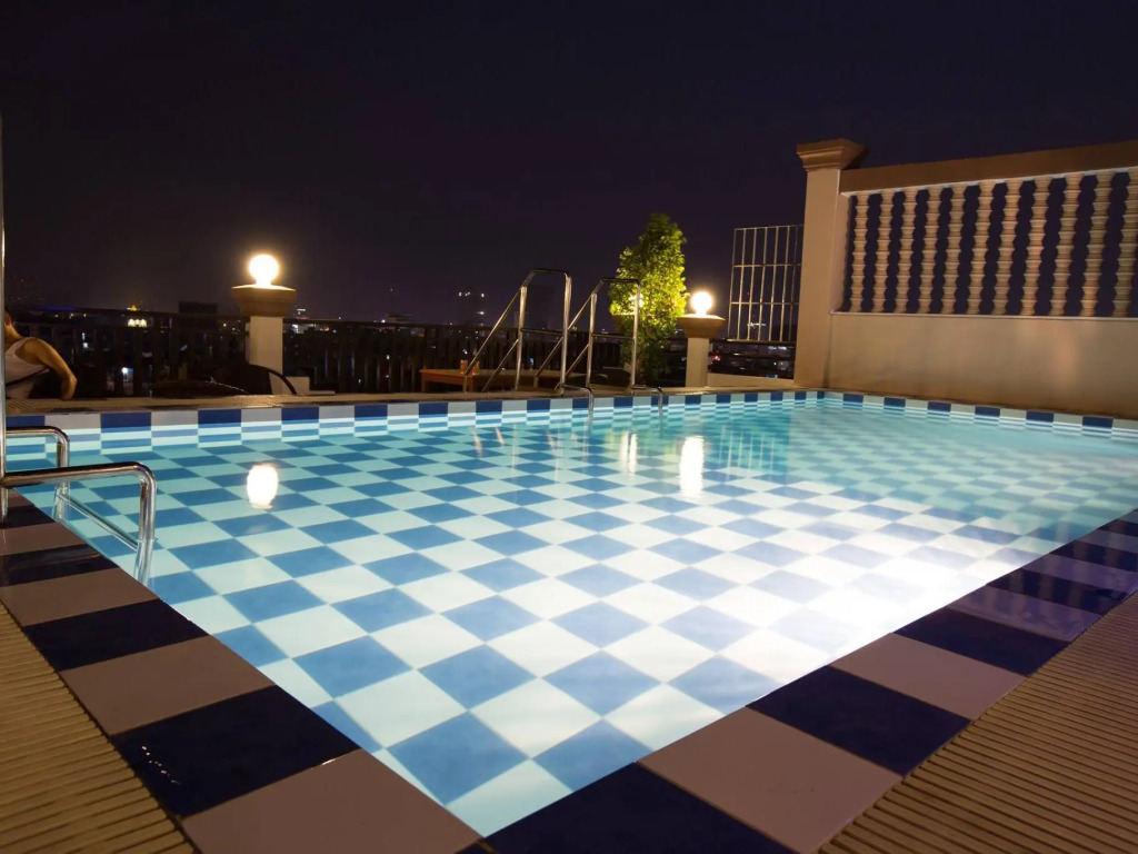 Queenwood Hotel