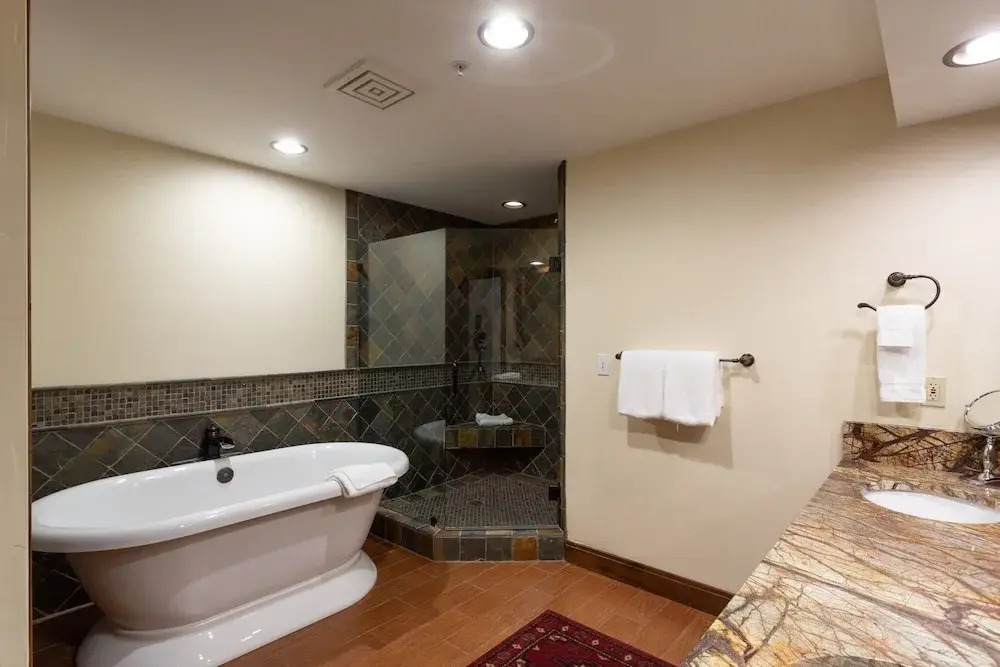 Trail's End Lodge at Deer Valley Resort - Three Bedroom Residence with Spa #301 3 Condo