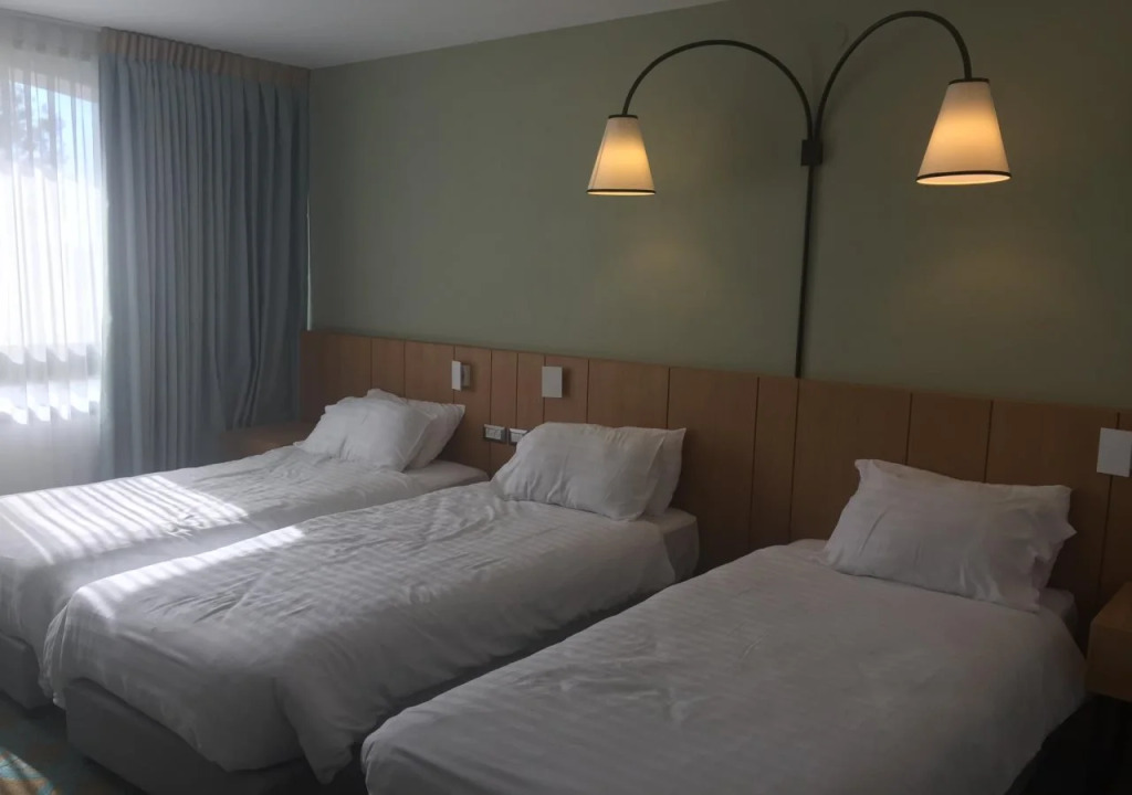 Seven Arches Hotel