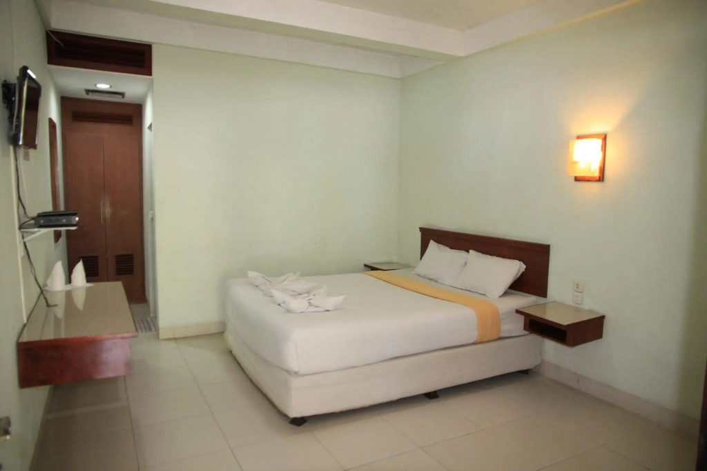 Pandu Lakeside Hotel Parapat - Toba Lake