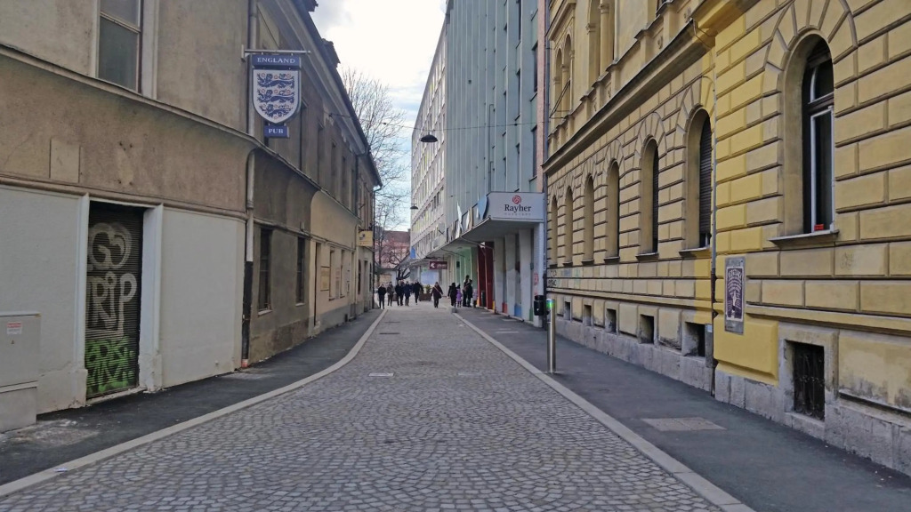Tiny central studio apartment Nika Ljubljana