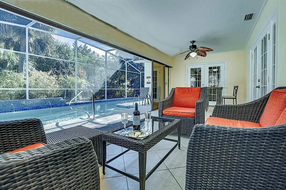 Toes in the Water - Pool Home on Siesta Key
