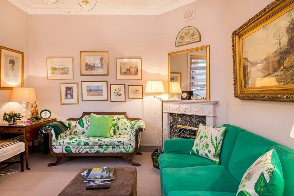 Traditional British 1 Bed Beside Battersea Park
