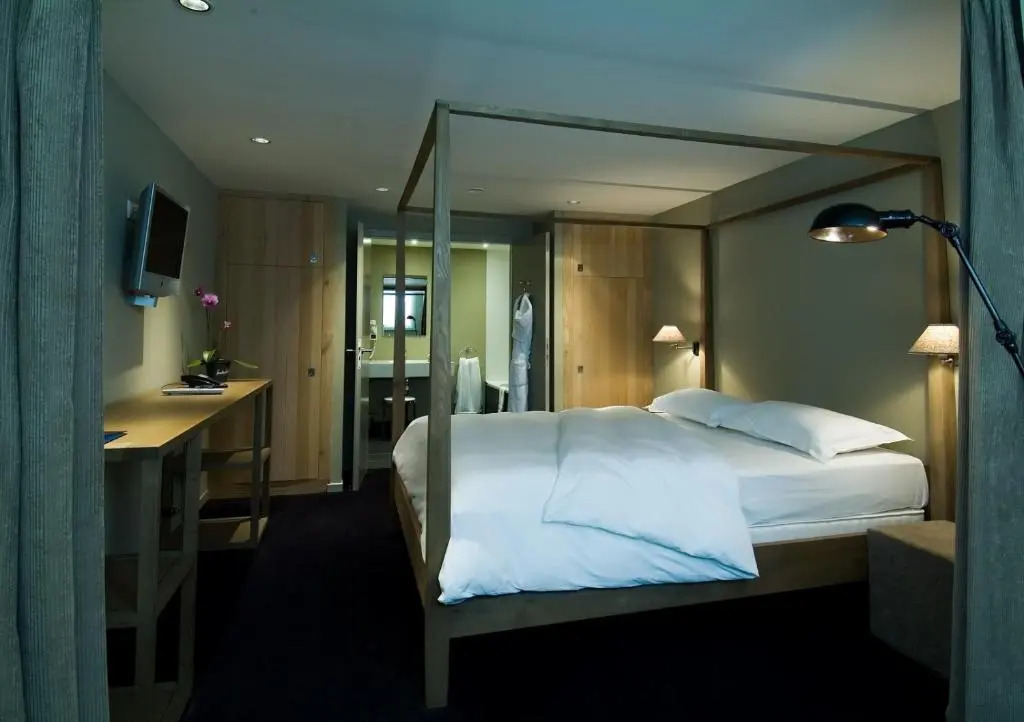 Pol Hotel