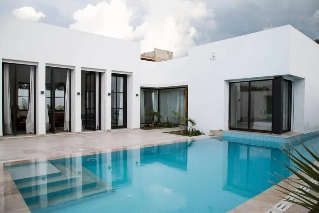 Les Verrières De Gammarth: Villa moderne +Piscine