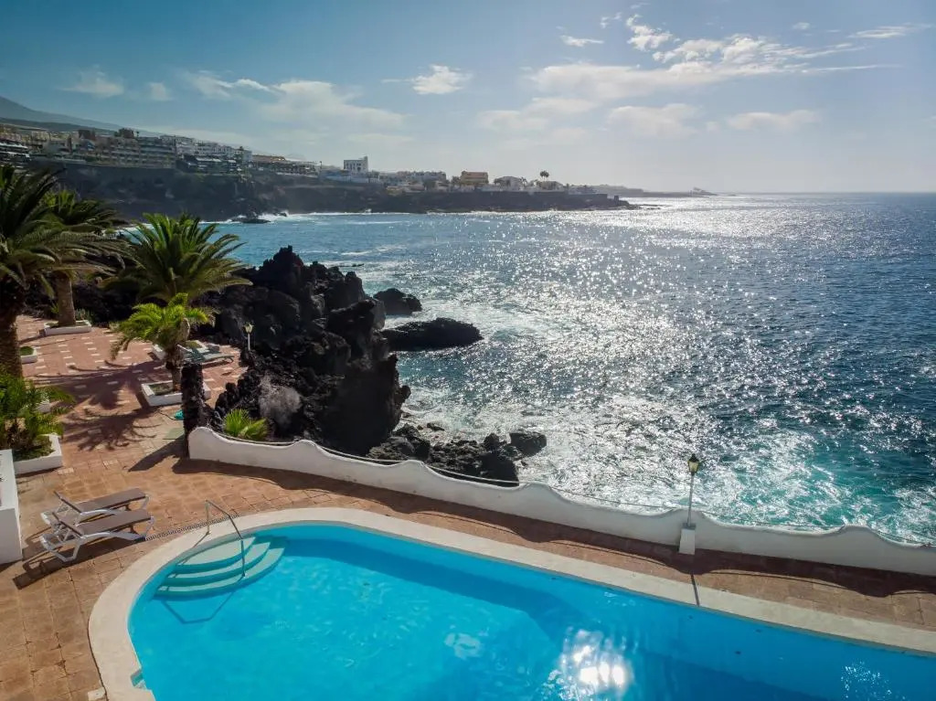Ocean shore apartment 1