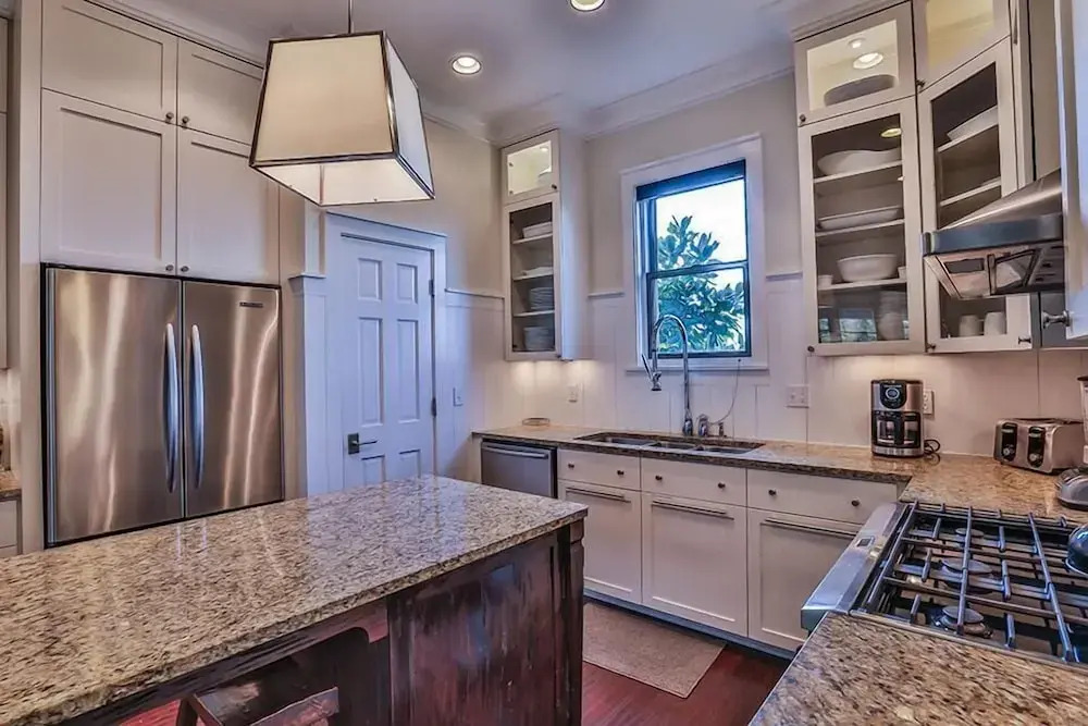 SIMMONS TOWNHOUSE 4 Bedroom Holiday Home by Five Star Properties